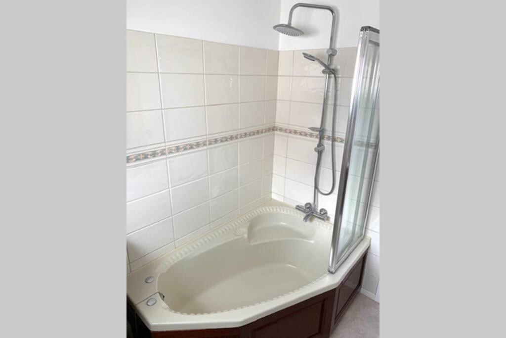 Stratford Upon Avon: 2 Bed Town Centre Apartment, Parking For One Car Exterior foto